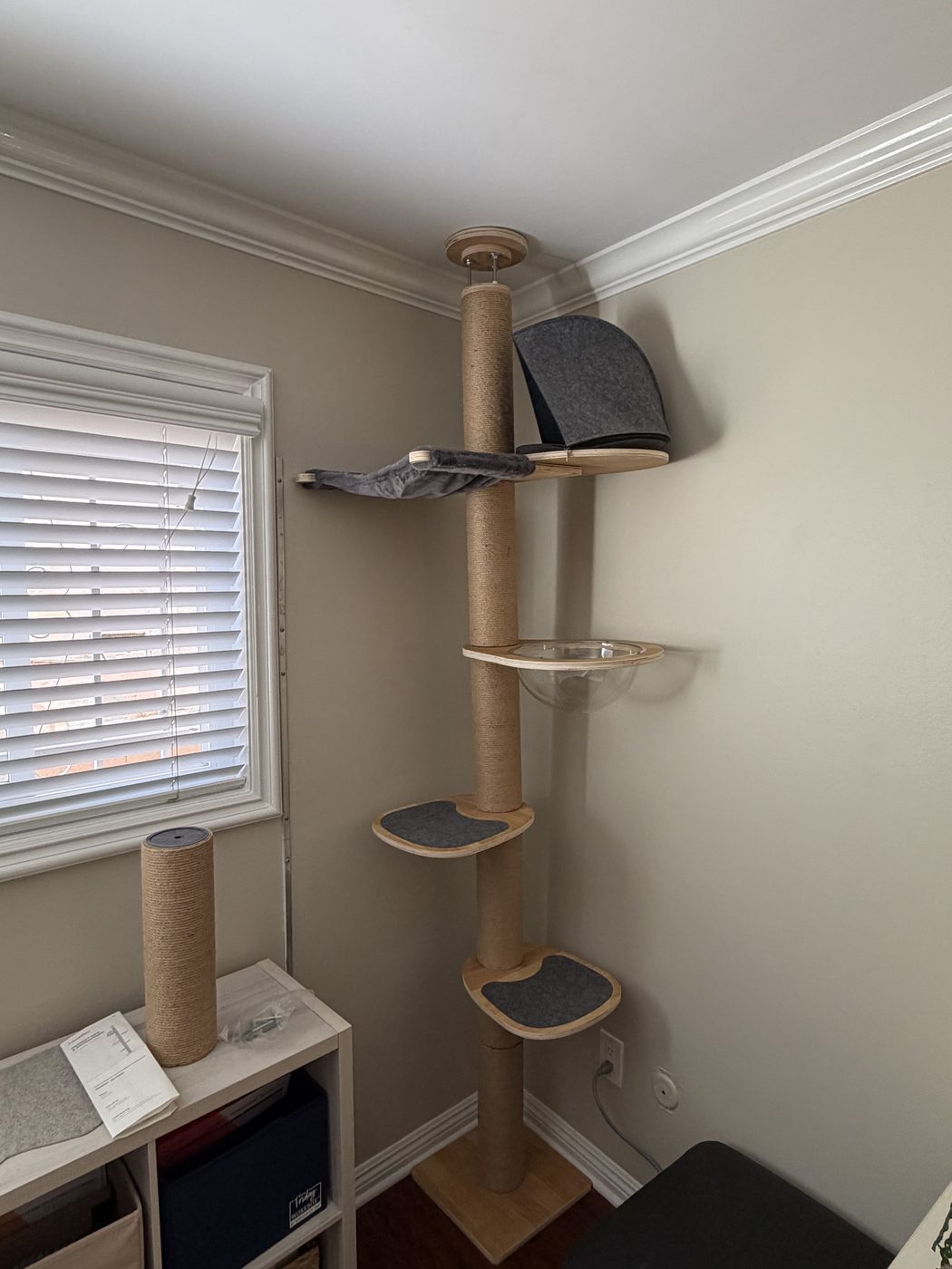 Cat tree