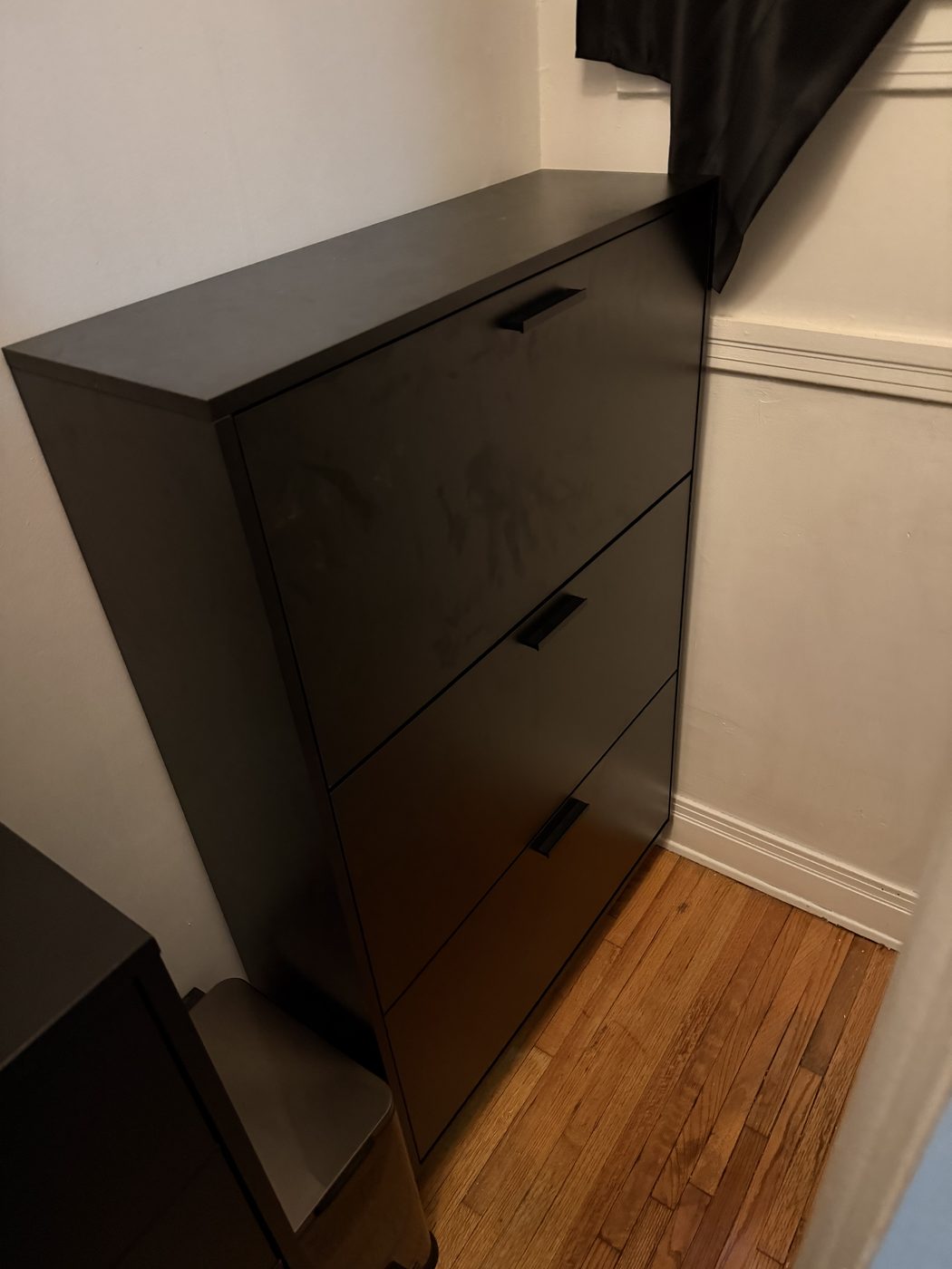 Storage cabinet
