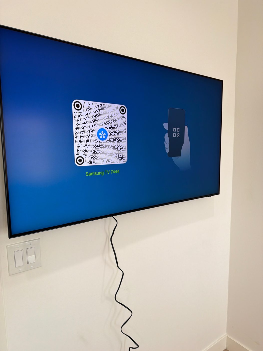 Wall-mounted TV