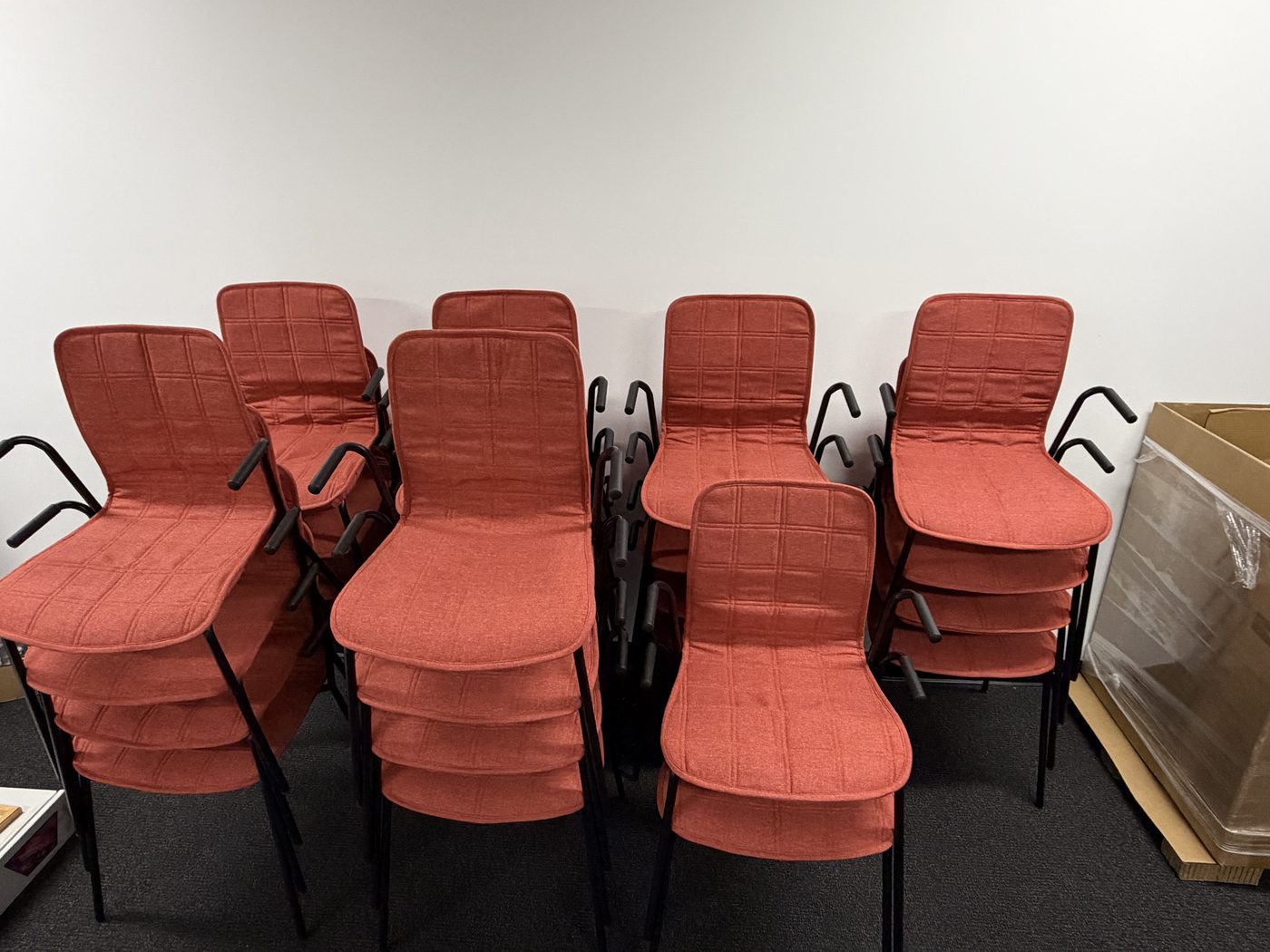 Office chairs, bulk assembly